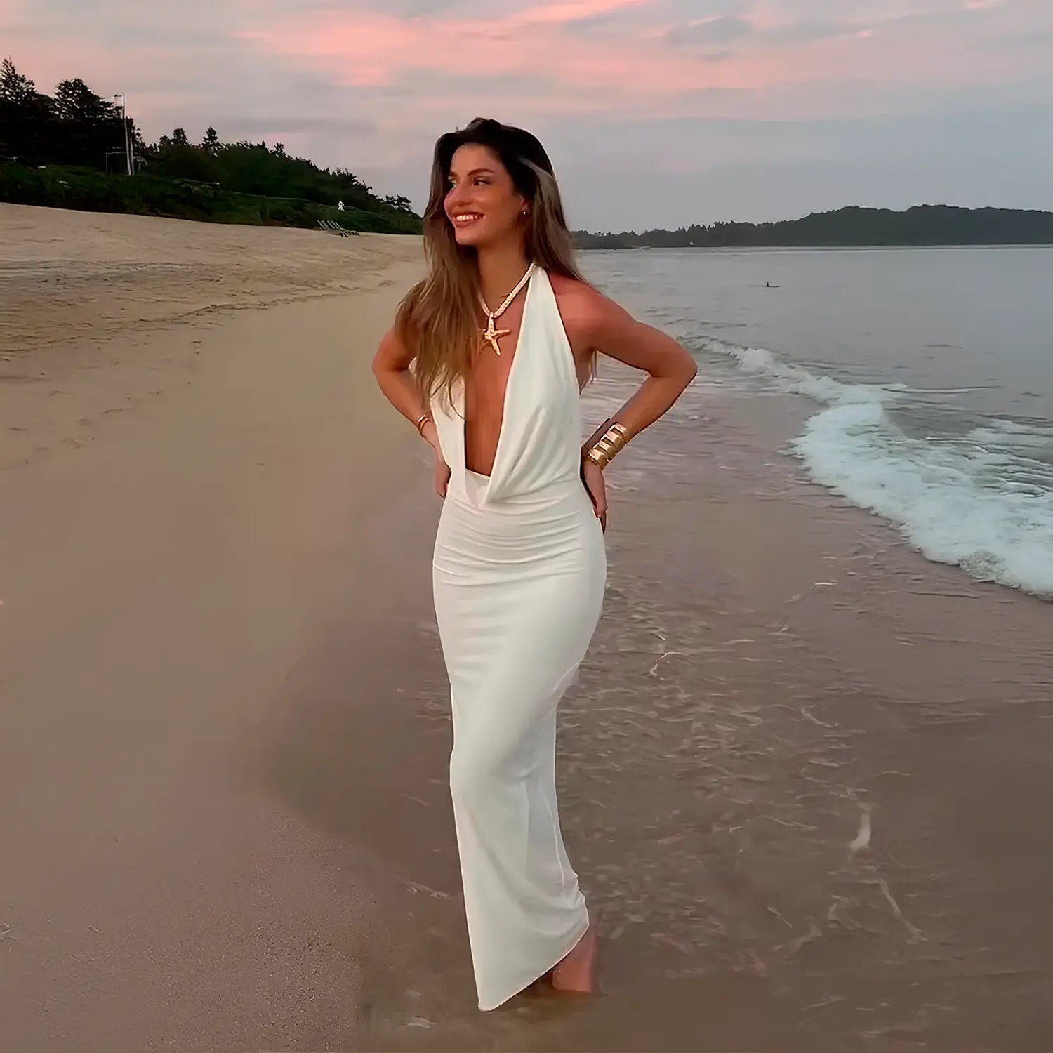 Vestido com Decote V - Decent